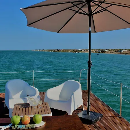 Casas Da Ria Botel *